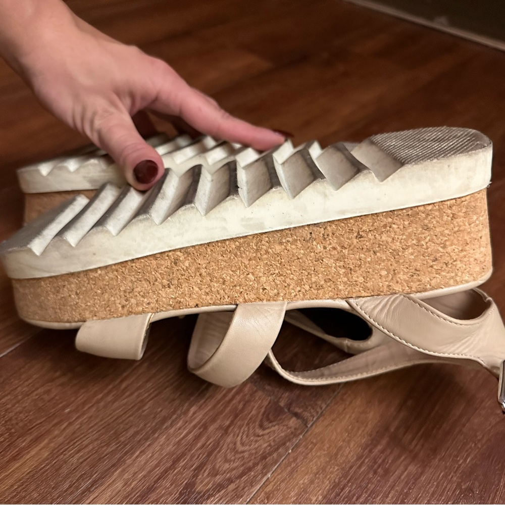 Vintage Steve Madden Tan Beige Leather Zig Zag Platform Sandals in Size 8 - Picture 8 of 8